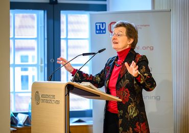 Gerti Kappel, Dean of TU Wien Informatics, offering a welcome address — Picture: MedUni Wien / Marko Kovic